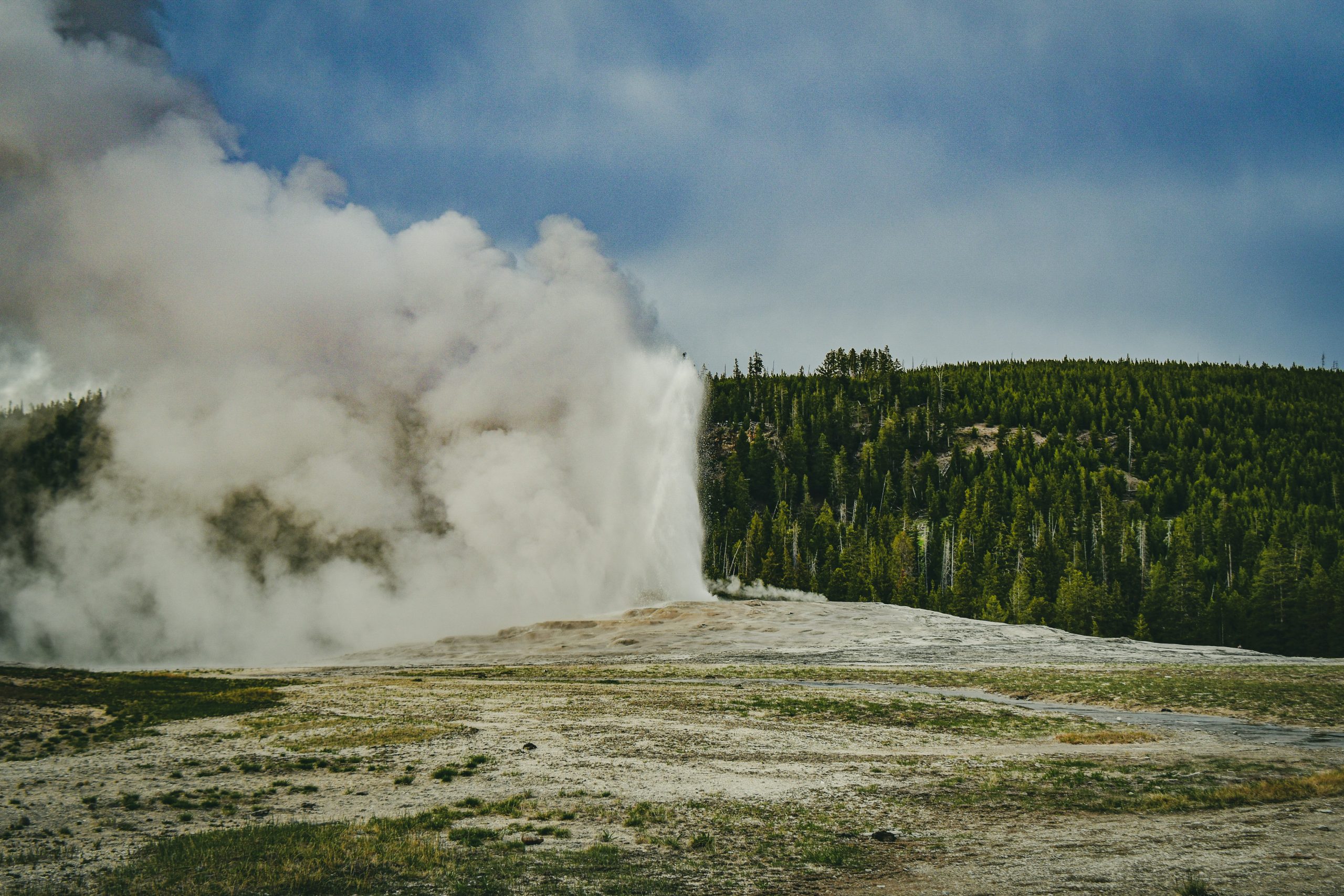 Old Faithful, Yellowstone, Wyoming