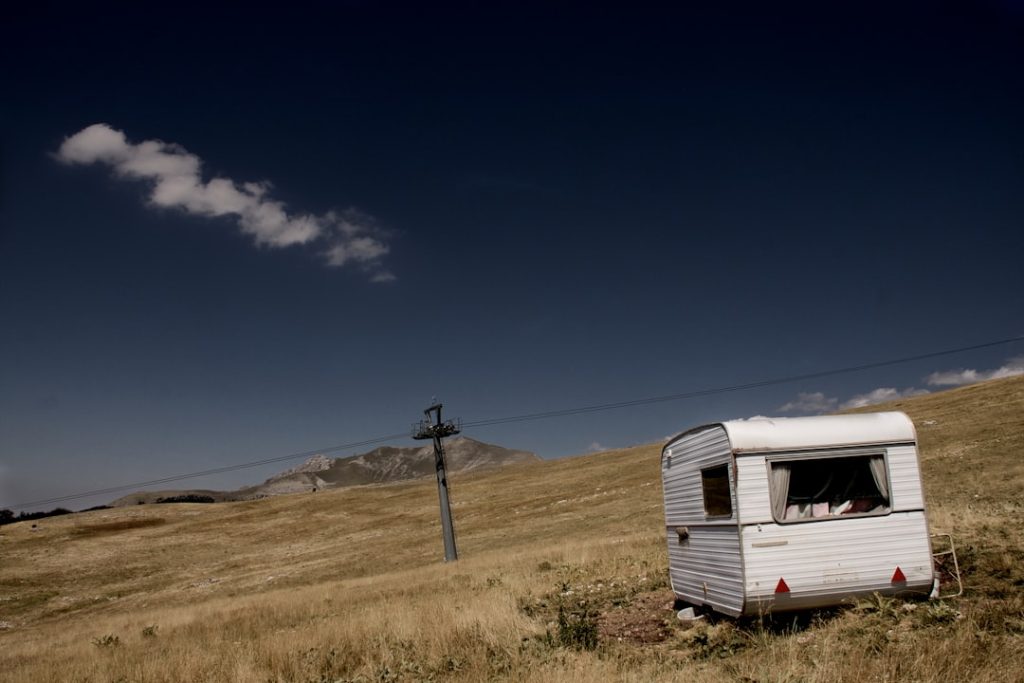 RV lifestyle - Photo by Paolo Chiabrando on Unsplash
