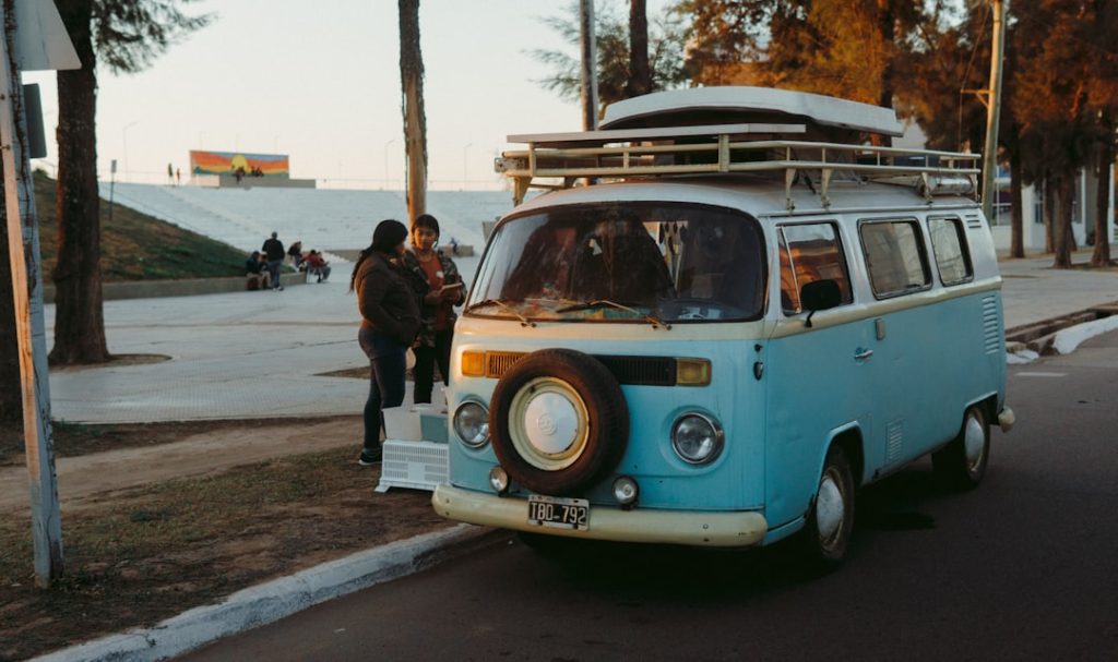 RV lifestyle - Photo by Fachy Marín on Unsplash