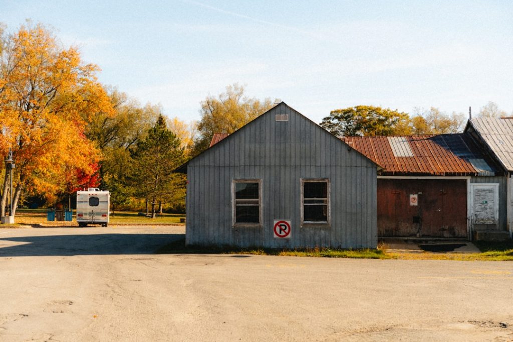 RV lifestyle - Photo by Mathias Reding on Unsplash