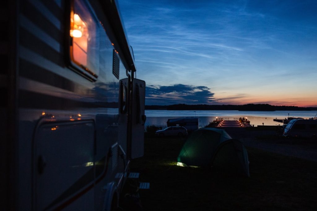 RV lifestyle - Photo by Astrid Schaffner on Unsplash
